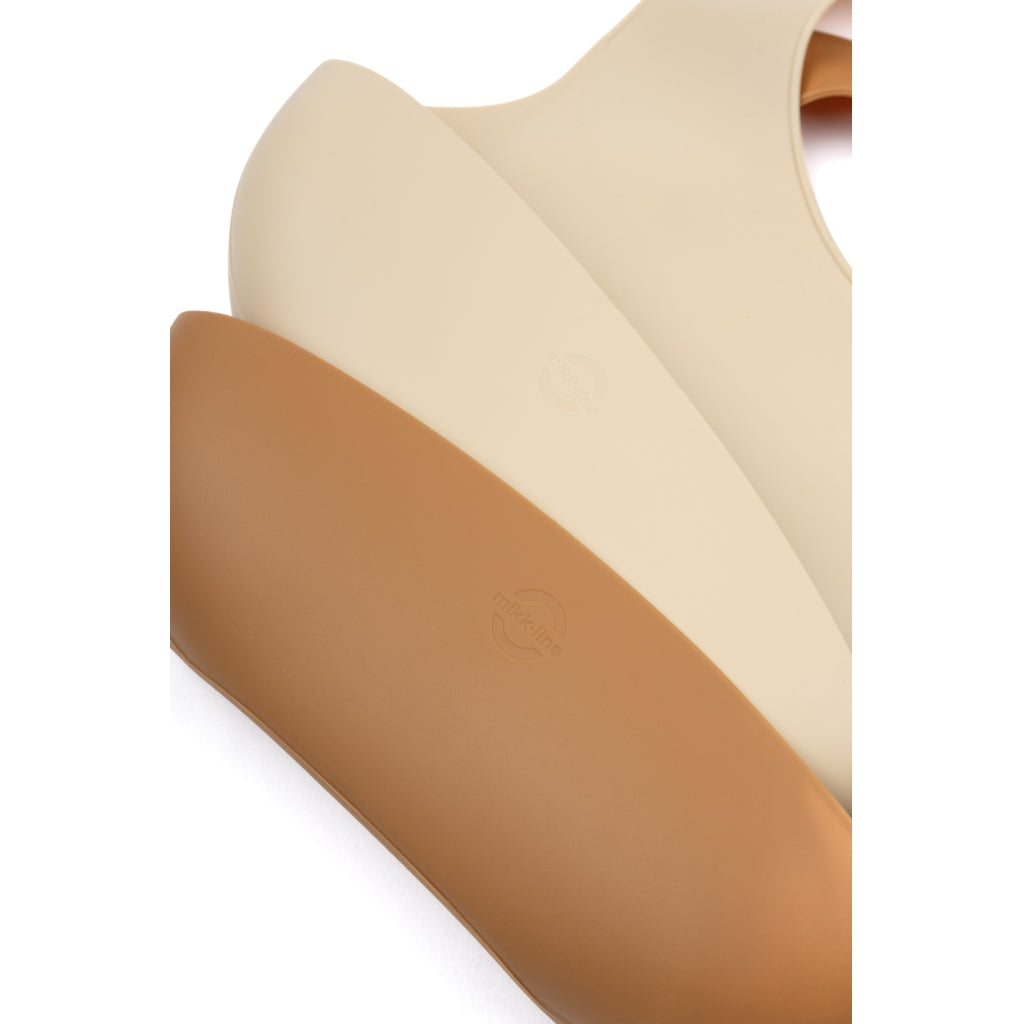 Mikk-Line Silikone Hagesmæk (2 Pak) Tableware WhiteSwan/Brownsugar