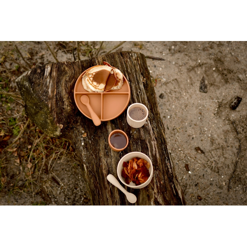 Mikk-Line Silikone Tallerken Tableware Brown sugar