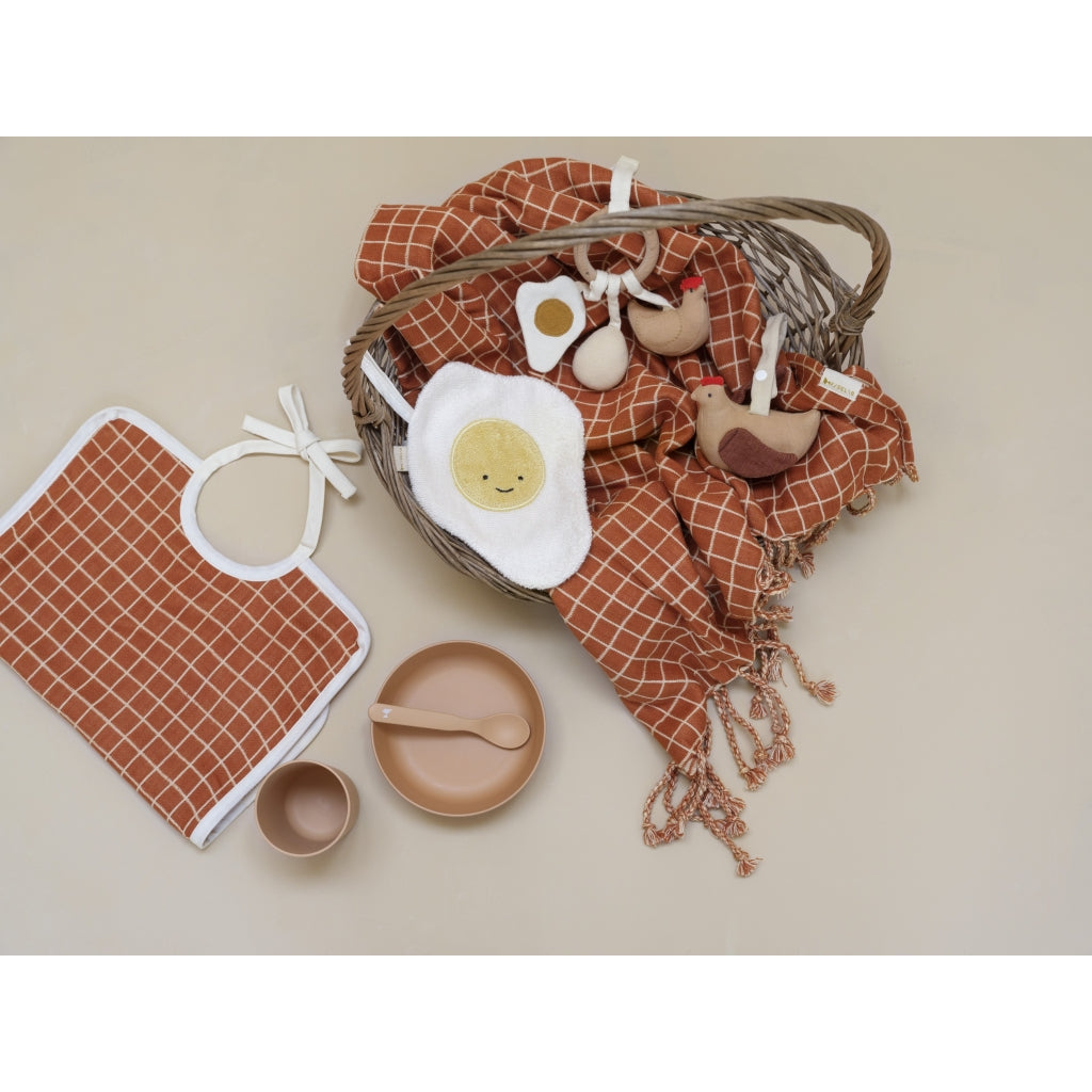 Fabelab Feeding Bib - Grid Hagesmække og savlesmække Cinnamon