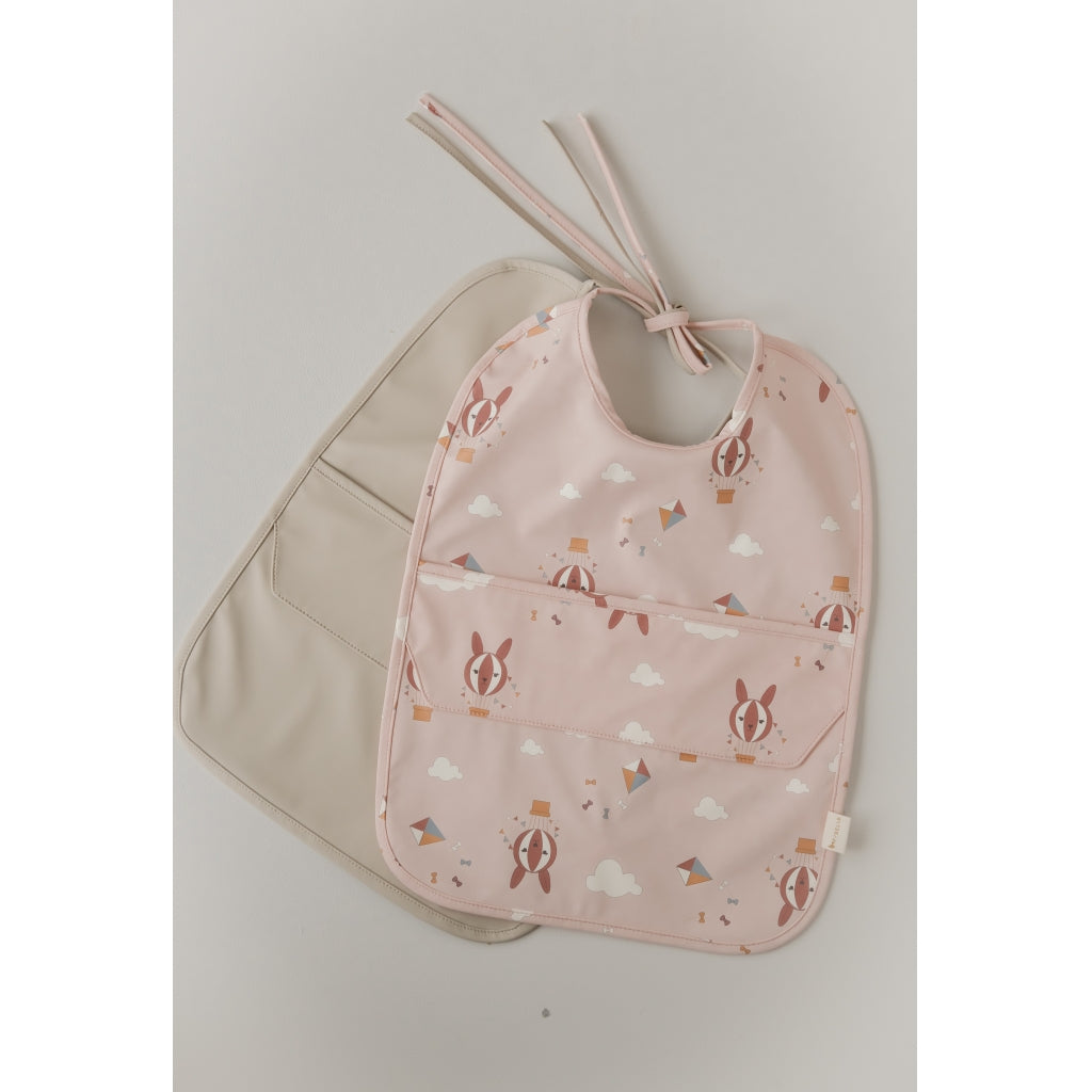 Fabelab Long Bib 2-pack - Little Flyers AOP Ash Rose Hagesmække og savlesmække Oxford Tan