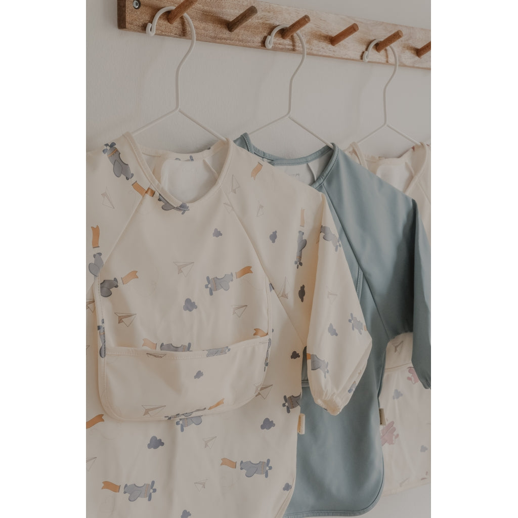 Fabelab Sleeve Bib 2-pack - Little Flyers AOP Slate Hagesmække og savlesmække Slate